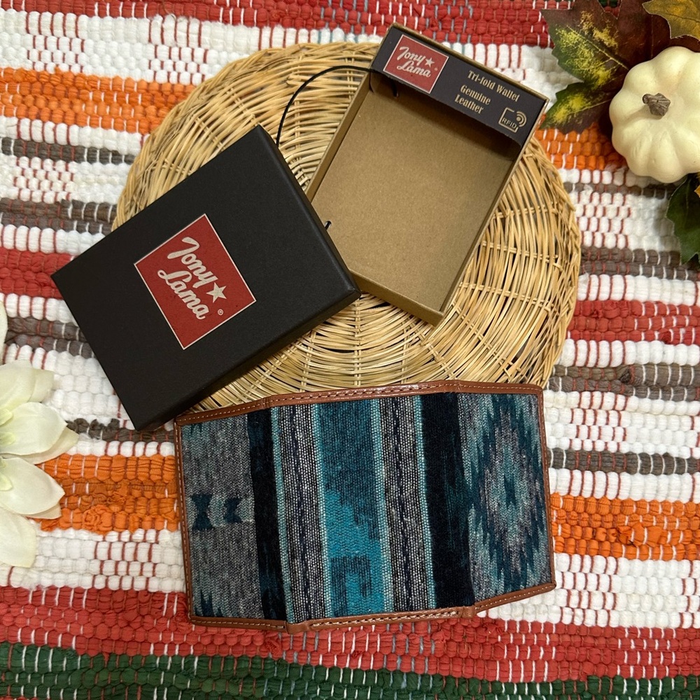 New Tony Lama Tri-Fold Wallet RFID Blue Aztec Canvas Leather Cowboy Western NWT - Picture 7 of 15